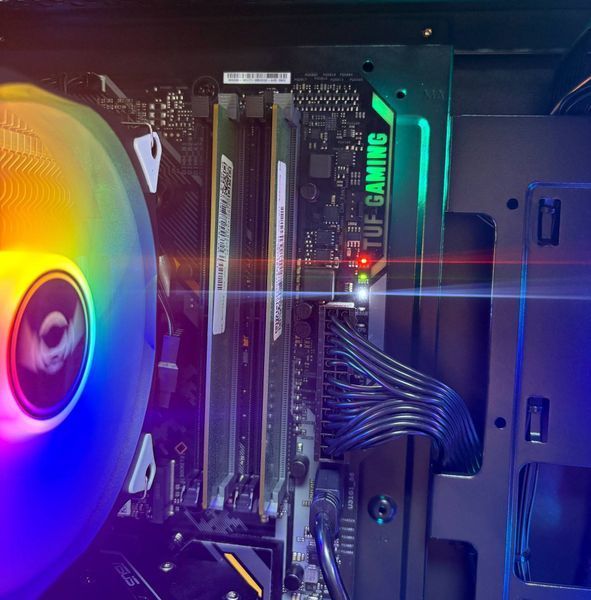 Ігровий ПК 'BERSERK` i7-8700 / RTX 1660 TI / RAM 16 / SSD 256 HDD 500 (8700_1660TI_16R_256S500H)