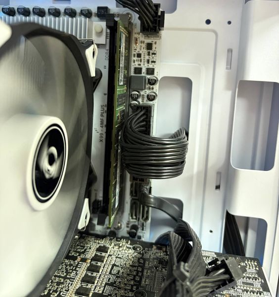 Ігровий Комп`ютер "SNOWFLAKE" Intel Xeon CPU E5-2696 v4 / GeForce GTX 1080 Ti / SSD 480GB / RAM 32