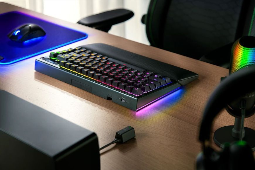 Клавіатура механічна Razer BlackWidow V4 Pro 75%, 81key, Mechanical Switches Gen-3, USB-A/WL/BT, EN, RGB, чорний (RZ03-05130100-R3M1) - купити в Україні за низькою ціною в інтернет-магазині "Rincom"