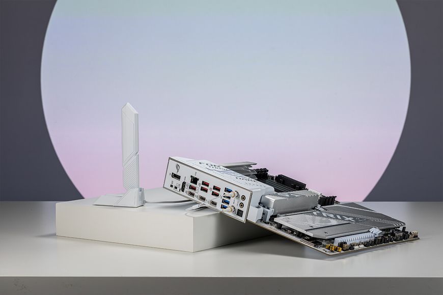 Материнcька плата ASUS ROG STRIX X870-A GAMING WIFI sAM5 X870 4xDDR5 M.2 HDMI DP WiFi BT ATX (90MB1IF0-M0EAY0) - купити в Україні за низькою ціною в інтернет-магазині "Rincom"
