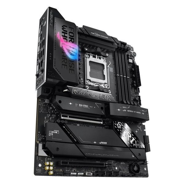 Материнcька плата ASUS ROG STRIX X870E-E GAMING WIFI sAM5 X870E 4xDDR5 M.2 HDMI WiFi BT ATX (90MB1IB0-M0EAY0) - купити в Україні за низькою ціною в інтернет-магазині "Rincom"