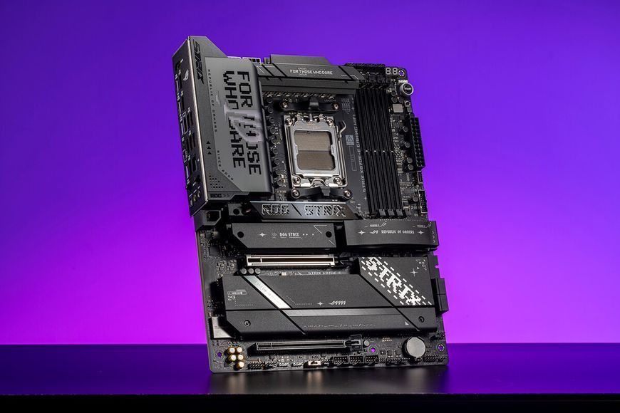 Материнcька плата ASUS ROG STRIX X870E-E GAMING WIFI sAM5 X870E 4xDDR5 M.2 HDMI WiFi BT ATX (90MB1IB0-M0EAY0) - купити в Україні за низькою ціною в інтернет-магазині "Rincom"